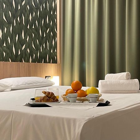 Aquasole Hotell Mercallo Exteriör bild
