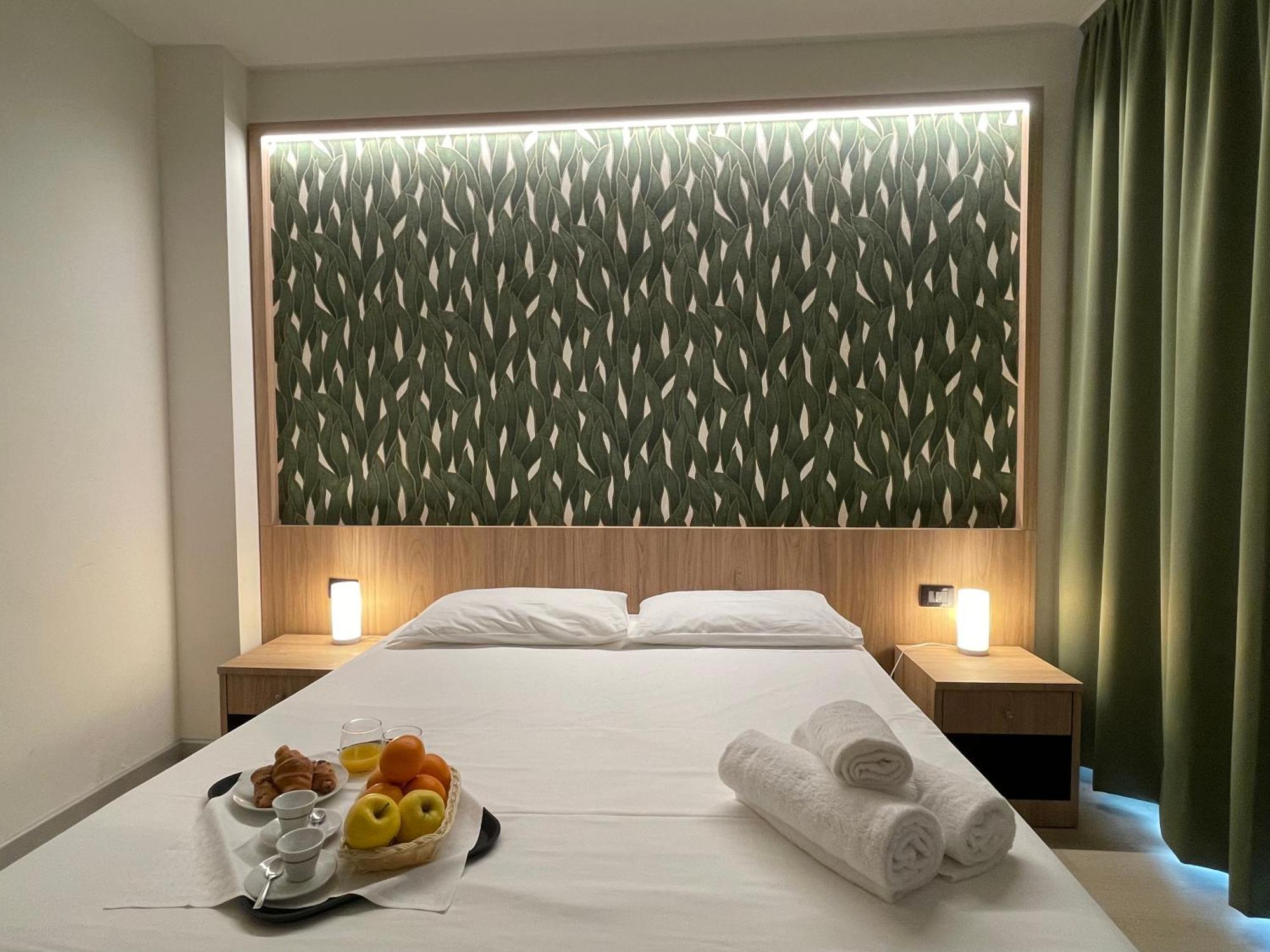 Aquasole Hotell Mercallo Exteriör bild