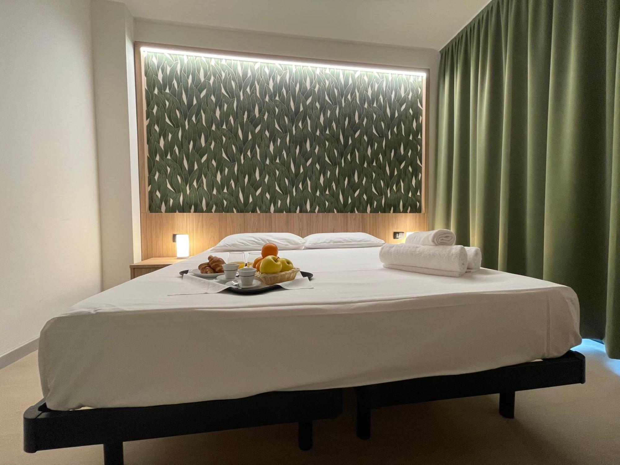 Aquasole Hotell Mercallo Exteriör bild