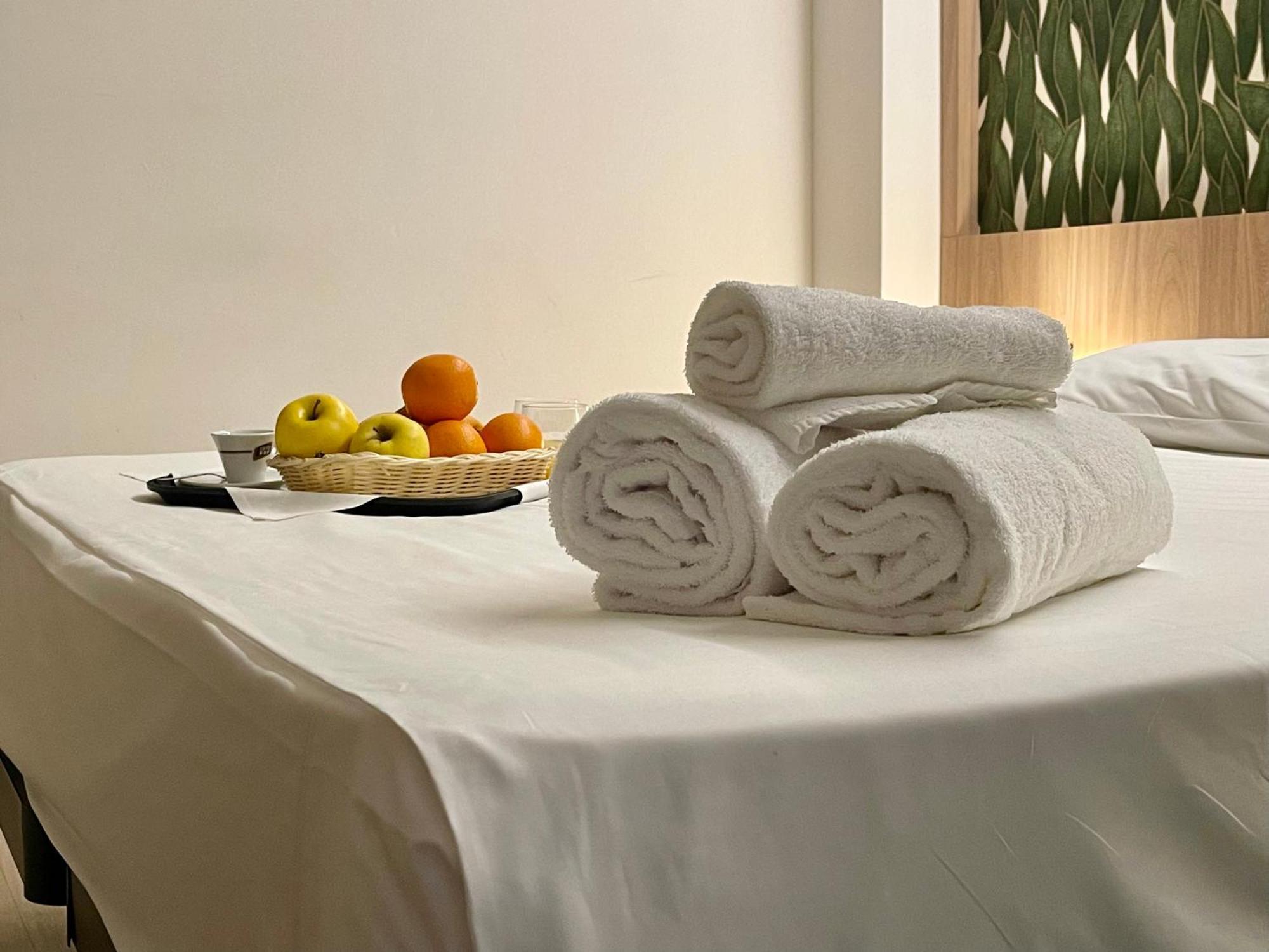 Aquasole Hotell Mercallo Exteriör bild