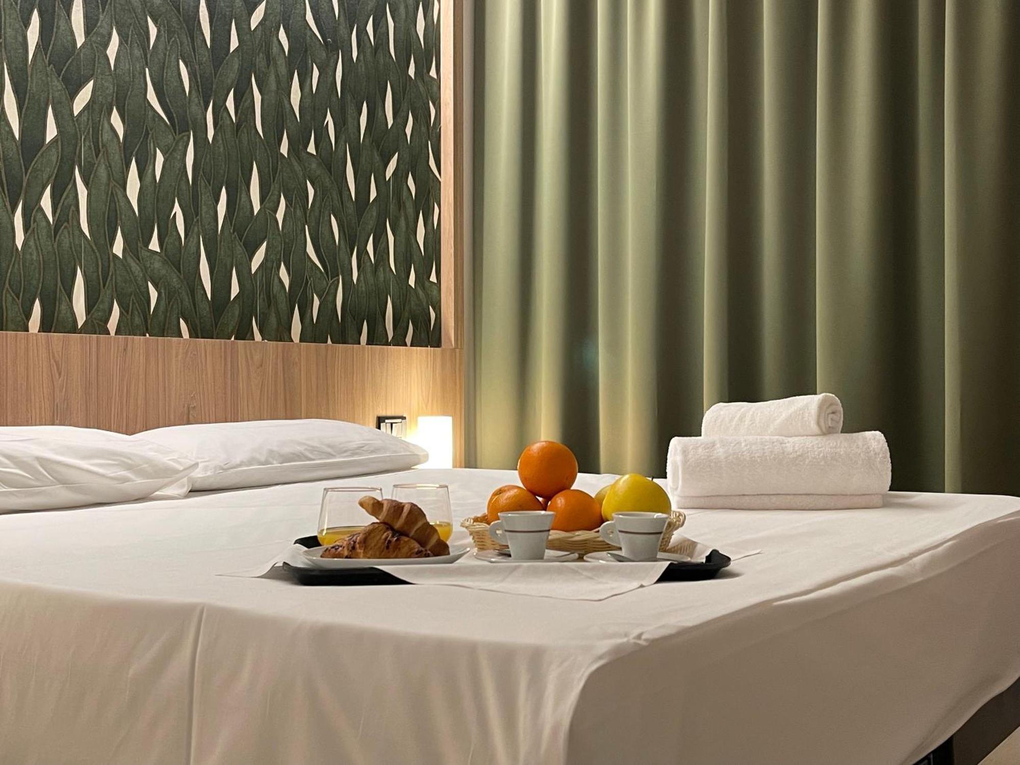 Aquasole Hotell Mercallo Exteriör bild