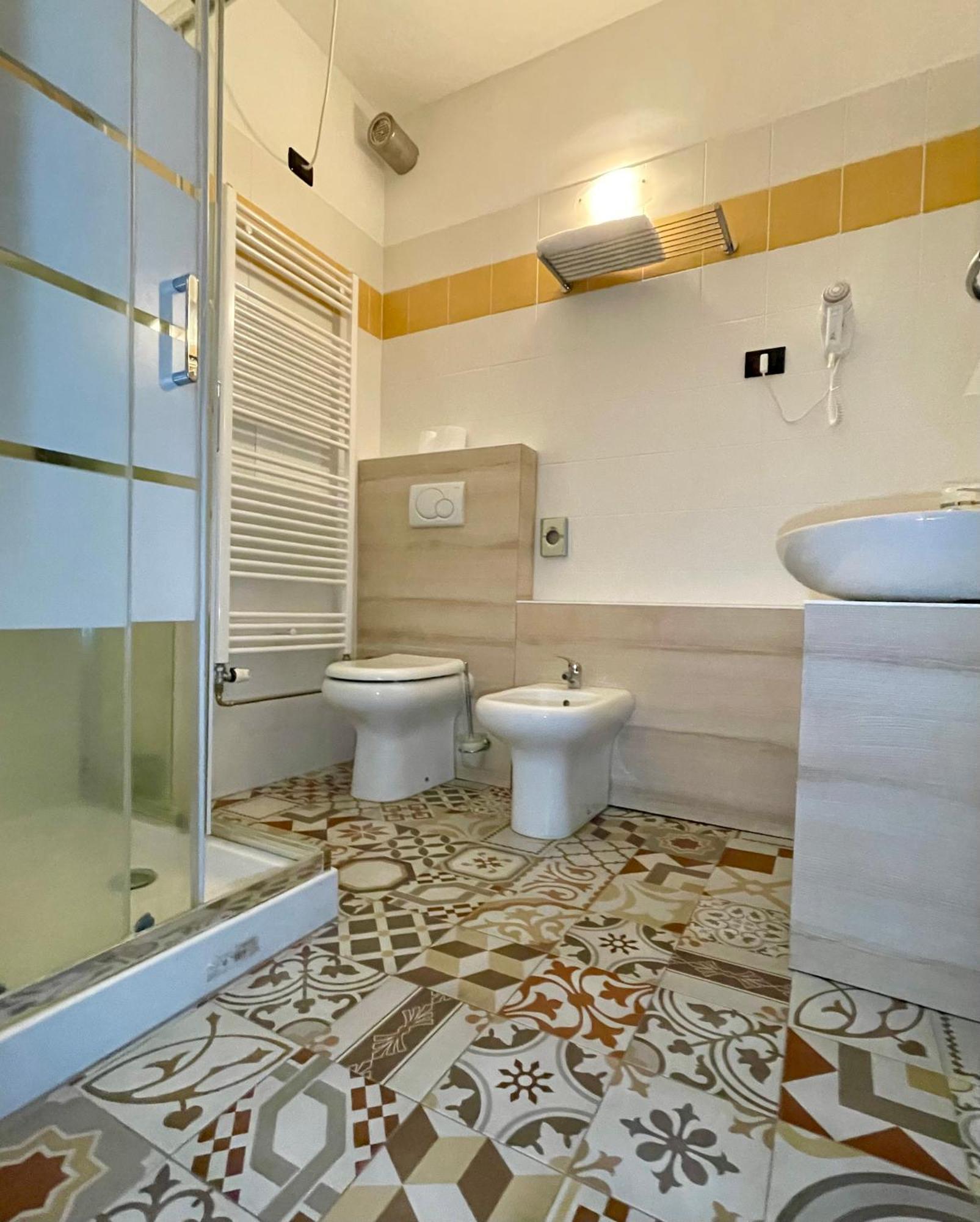 Aquasole Hotell Mercallo Exteriör bild